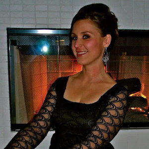 Meet your Posher, Elizabeth